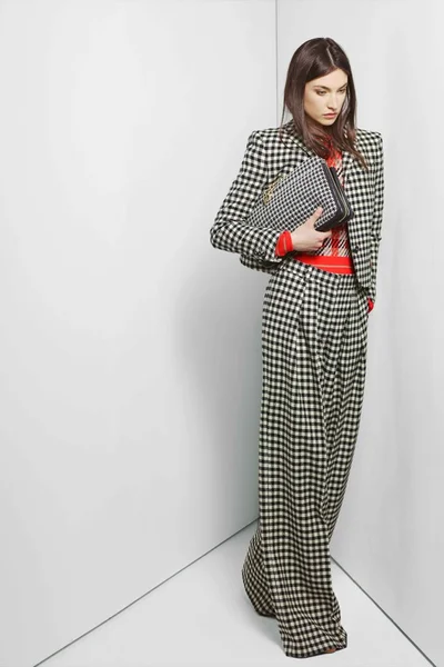 Look 10